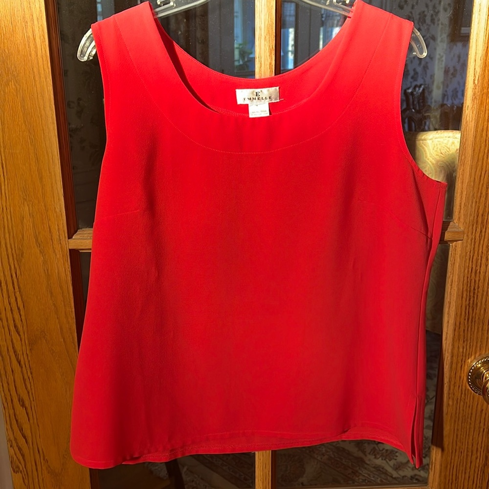Emmelle polyester blend sleeveless shell
